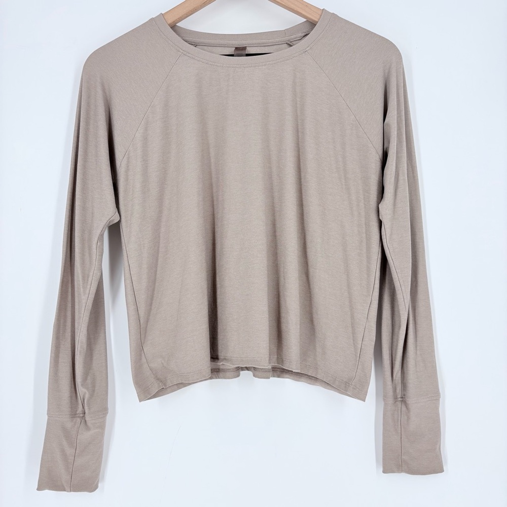 Beyond Yoga Light Brown Featherweight Daydreamer Pullover Top - Picture 8 of 13
